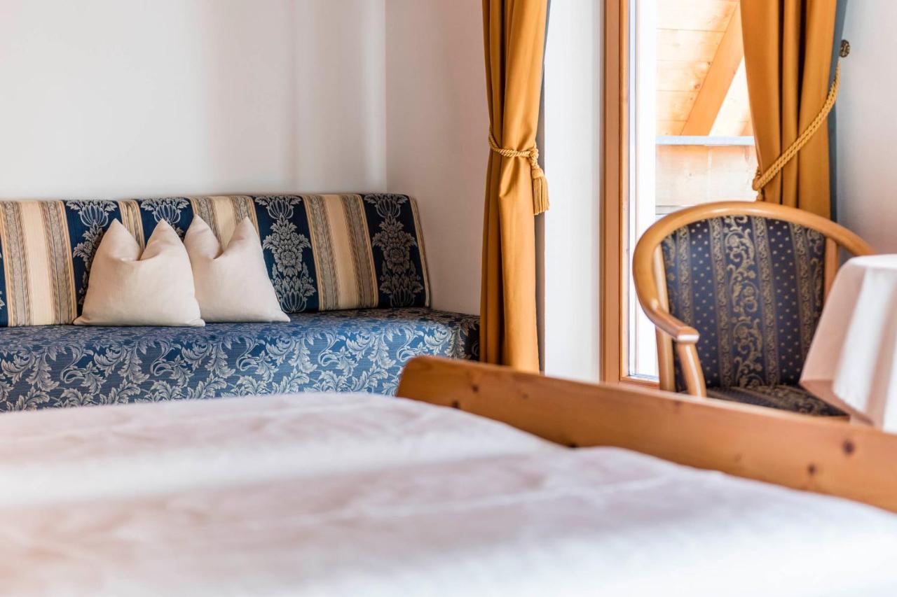 Hotel Alpenrose B&B Suites&Apartements Vals Buitenkant foto
