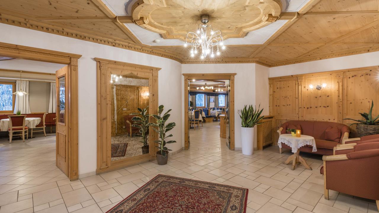 Hotel Alpenrose B&B Suites&Apartements Vals Buitenkant foto